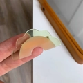 Détail d'une petite pince à cheveux en acétate givré orange et vert pastel - Épingle à Cheveux Melon