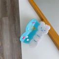 Dettaglio del fermaglio per capelli a farfalla blu cielo con finitura perlata e fiocco - Molletta per capelli a farfalla blu
