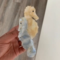 Pinza per capelli a doppio ippocampo in acetato con riflessi blu e gialli - Blu Chiaro e Giallo Chiaro