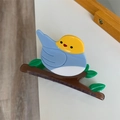 Detail van de creatieve vogel haarklem met kleurrijke acetaat splitsing op een tak - Blauw en Geel Vogel Stijl (K2-039) / Blauw Vogel Tak Haarklem