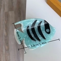 Fischförmige Haarklammer in Mintgrün aus Acetat-Marmor, 8,8 cm Länge für Damen - Gestreifter Fisch-Stil / Hellblau