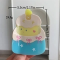 Pince à cheveux gâteau en acétate bleu avec nœud rose, dimensions 5,5x8cm - Forme de gâteau (longueur 8cm largeur 5.5cm) / Bleu