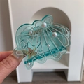 Ocean blue shell hair claw with pearls and yellow starfish accessory for women - 8.5cm x 6cm / Blue Transparent