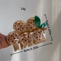 Pinza per capelli in acetato a forma di durian con foglie verdi e macchie color crema - Litchi Marrone Chiaro