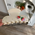 Pince à cheveux fraise crème avec strass, taille 8cm et poids de 23g environ - Pince à Cheveux Fraise Blanc Crème