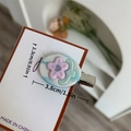 Barrette à cheveux ovale en acétate bleu clair avec motif de fleurs roses douces - Violet