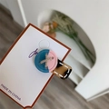 Dettaglio del fermaglio per capelli in acetato con design a bottone e trama a tartaruga - Stile Patchwork con Bottone Singolo / Singolo Blu Rosa
