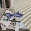 Set di fermagli per capelli a quadretti blu con fiori in metallo e perle finte - Set Clip Laterale Plaid Blu