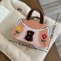 Pinza per capelli in acetato rosa a forma di borsa con orsetto e fiori colorati - A forma di borsa / 8.2cm x 7cm / Rosa