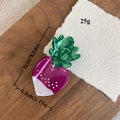 Lila Haarklammer aus Acetat in Karottenform mit grünen Blättern in 9cm Größe - Lila Karotte