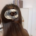 Elegant plaid hair claw clip with black and white houndstooth pattern on brown hair - 10cm x 6cm x 4cm / Gray Beige Stripes