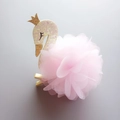 Charmanter rosa Schwan-Haarclip mit goldener Krone und Glitzerdetails für Kinderaccessoires - Rosa Netzball Spange