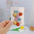 Detailansicht der Blumen-Haarspangen aus Cord mit Perlen auf Display-Karten - Bunte Blume Entenschnabel-Clip