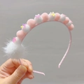 Diadema rosa con pompones de visón macaron y pequeños detalles florales para niñas - Rosa y Blanco