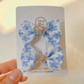 Blauw-witte bloemen strik haarspelden met kroon strass accenten voor meisjes - Blauw