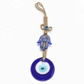 Dettaglio della mano di Hamsa e occhio blu in vetro con corda intrecciata - Stile Mano di Fatima (BE1360BU00)