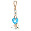 Vista dettagliata del ciondolo a cuore malocchio fatto a mano con corda in macramè - Stile Cuore Celeste (BE1389LBU00)