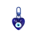 Vista macro de un colgante de corazón de ojo turco azul con cierre de mosquetón metálico - Estilo de Cierre de Metal / Ojo Turco Corazón Azul Oscuro (BE1439BU00)