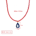 Detailansicht der roten Perlenkette mit blauem Evil-Eye-Anhänger und Größenangaben - Rote Glasperlen Blauer Evil Eye Anhänger Halskette (BE1448MI02)