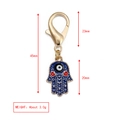 Porte-clés Main de Fatma dorée avec œil bleu, longueur totale de 45mm et poids de 3g - Style Main de Fatima Granulée Bleue (BE1369GD18)