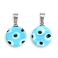 Détail de pendentifs œil bleu en verre avec bélières en acier inoxydable pour bijoux - Bleu Clair Rond (BE1655LBU00)