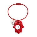 Pulsera de cable rojo con dije mano de Fátima, detalle ojo turco y perla blanca - Estilo de Anillo de Alambre de Acero / Mano de Fátima Roja (BE1435RD00)