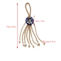 Detailansicht des 17cm Evil Eye Anhängers mit geflochtenem Seil und weißen Perlenquasten - Sterne umgebenen Stil (BE1825MI01)