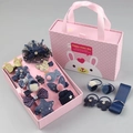 Detailset aus dunkelblauen Kinder-Haaccessoires in einer Kaninchen-Geschenkbox - Marineblau