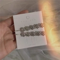 Sparkling silver crystal snowflake hair clips set for women in Korean minimalist style - Silver Snowflake Pattern Clips