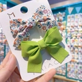 Lot de barrettes à nœuds en tissu floral et vert pour enfants sur carte cadeau - Floral et Vert Herbe