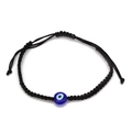 Dettaglio del bracciale Evil Eye in cordino nero intrecciato con nodo regolabile - Stile Malocchio Corda Nera (BD35BK00) / Nero