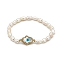 Bracelet en perles baroques avec pendentif main de Hamsa dorée et œil bleu - Style Main de Fatma en Coquillage (BE72GD06)