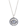 Dettaglio della collana Evil Eye color argento con smalto blu e intarsio di cristalli - Stile Occhio Tondo Argento (BE585SR00)