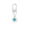 Detailaufnahme des blauen Evil Eye Emaille-Anhängers mit weißem Karabiner für Schlüsselanhänger - Weißer Haken Runder Augenstil (BE1270WH00)