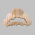 Détail d'une grande pince à cheveux en forme de nuage avec motif à rayures marron et crème - Beige à Rayures