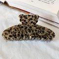 Brown tortoise shell bear hair claw clip with crystal eyes made of acetate - Star Dark Coffee
