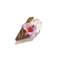Pince à cheveux cornet de glace violette avec cerise et chocolat sur fond blanc pur - Style Cerise