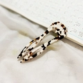 U-shaped tortoise shell acetate hair pin with stylish leopard pattern and sleek hook design - Coffee White Floral