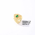 Anillo vintage dorado con circón verde ovalado y pequeños diamantes micro pavimentados - Oro 16k Diamante de Imitación Verde (Talla 8)