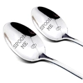 Vue détaillée de cuillères en acier inoxydable avec texte Spoon Me et icônes cœur - Style SPOON ME (3056)