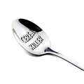 Macro di un cucchiaio in acciaio inossidabile lucido con scritta Cereal Killer - Stile Font Grassetto (3101.1)