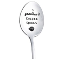 Dettaglio dell'incisione Grandma's Coffee Spoon su cucchiaio in acciaio inox lucido - Nonna