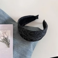 Detail van vintage donkergrijze paisley haarband met antislip binnenzijde van stof - Donkergrijze Paisley Hoofdband