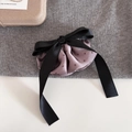 Dettaglio del fermaglio per capelli con fiocco a pois francese con trama in raso liscio - 1# Rosa Viola