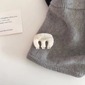 Detailaufnahme der weißen marmorierten Acetat-Haarklammer mit Barrette La France Gravur - 4# Weiß
