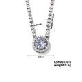 Dettaglio della collana halo con ciondolo da 0,9 cm di diametro e dimensioni catena - Bianco