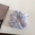 Macro-detail van een grote blauw-roze aquarell tie-dye chiffon haarelastiek voor dames - 1# Roze Blauw