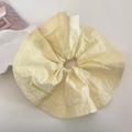 Coletero extra grande amarillo crema con costuras paralelas para peinados modernos - Amarillo leche