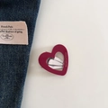 Fermaglio per capelli a cuore traforato rosso rosa con base in metallo su tessuto in denim - Rosso
