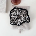 Coletero elegante de satén con estampado de leopardo blanco y negro para mujer con estilo - 1# Blanco Perla Concha